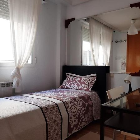 Habitacion Muy Cerca Del Centro, En El Metro 10Min A Sol/ Gran Via Apartment Madrid Ngoại thất bức ảnh