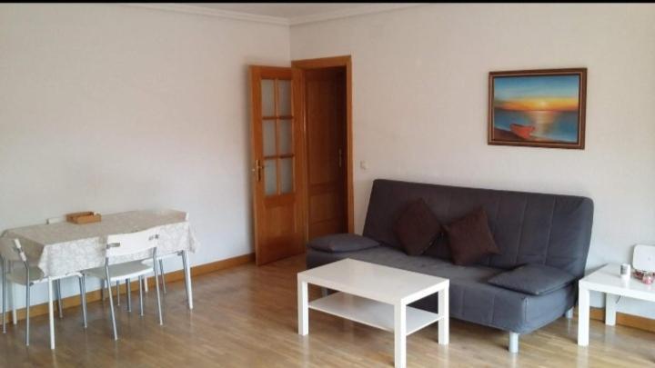 Habitacion Muy Cerca Del Centro, En El Metro 10Min A Sol/ Gran Via Apartment Madrid Ngoại thất bức ảnh