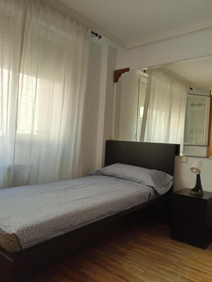 Habitacion Muy Cerca Del Centro, En El Metro 10Min A Sol/ Gran Via Apartment Madrid Ngoại thất bức ảnh