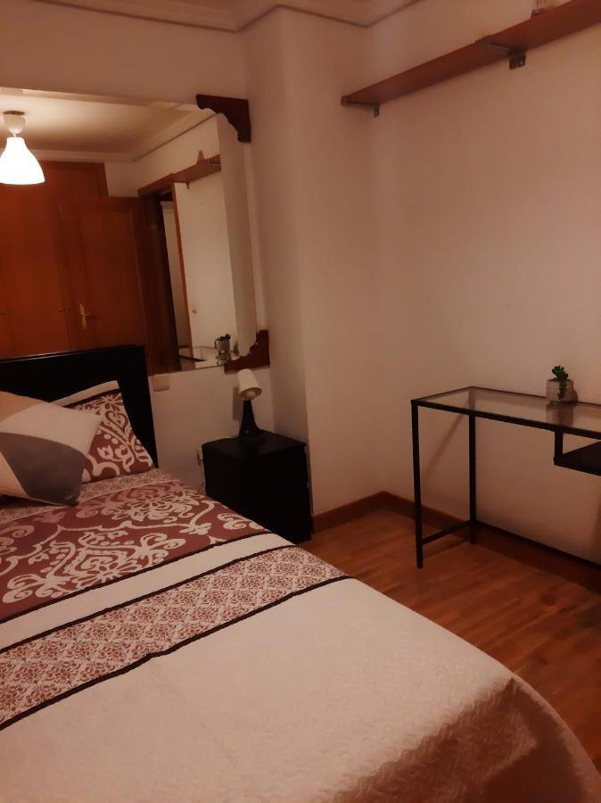 Habitacion Muy Cerca Del Centro, En El Metro 10Min A Sol/ Gran Via Apartment Madrid Ngoại thất bức ảnh