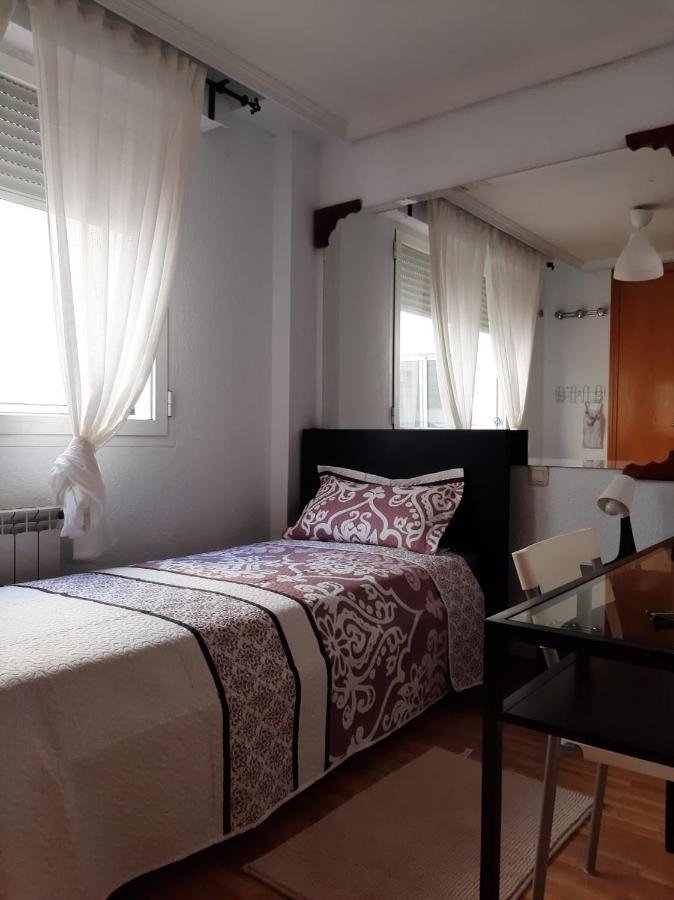 Habitacion Muy Cerca Del Centro, En El Metro 10Min A Sol/ Gran Via Apartment Madrid Ngoại thất bức ảnh