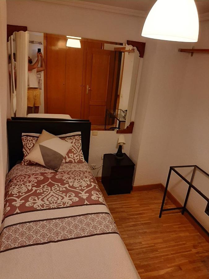 Habitacion Muy Cerca Del Centro, En El Metro 10Min A Sol/ Gran Via Apartment Madrid Ngoại thất bức ảnh